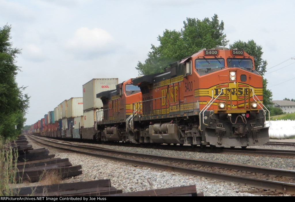 BNSF 5400 East